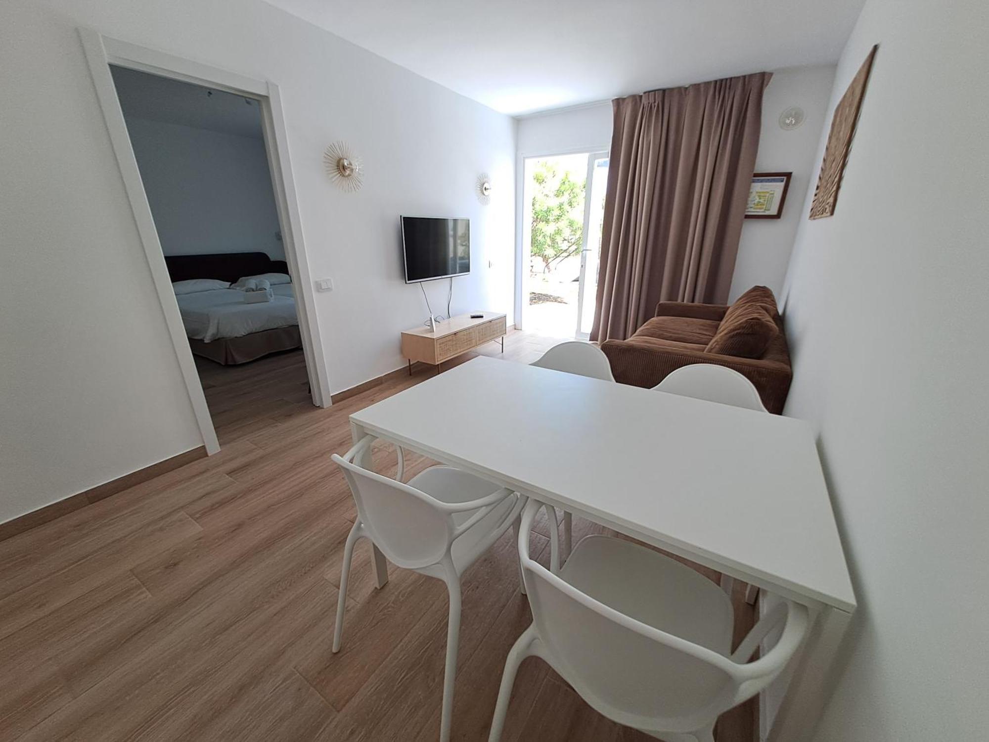 Homeforguest Apartamento Alisios 1 Con Piscina En Corralejo Eksteriør billede